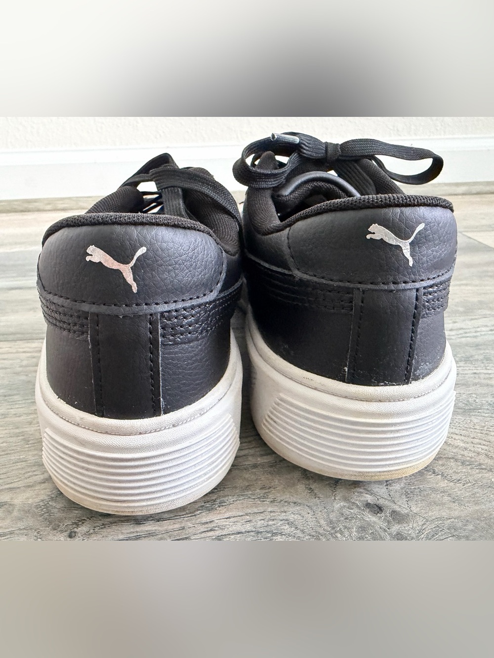 Puma Smash V3 Platform Sneakers in black and white women’s size 10 - Picture 6 of 9